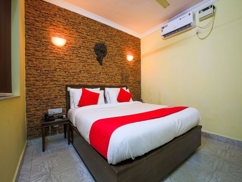 Oyo 24659 Lucky Star Hotel