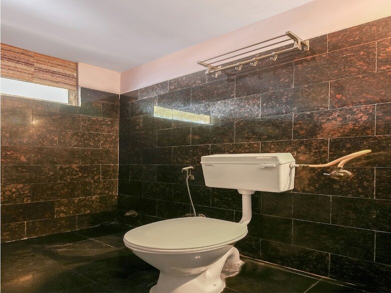 Hotel Oyo 26562 Dazzle Lodge