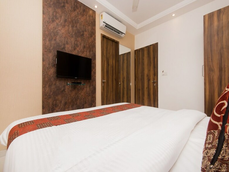 Oyo 15519 Hotel Grand Residency