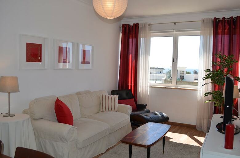 Cozy Apartment In Estoril