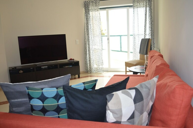 Cozy Apartment At Carcavelos Beach