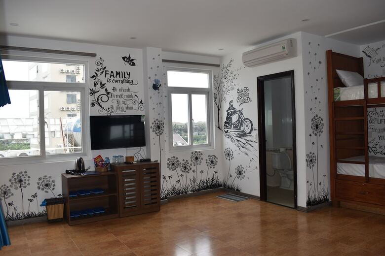 Hotel V.i.p's House  2