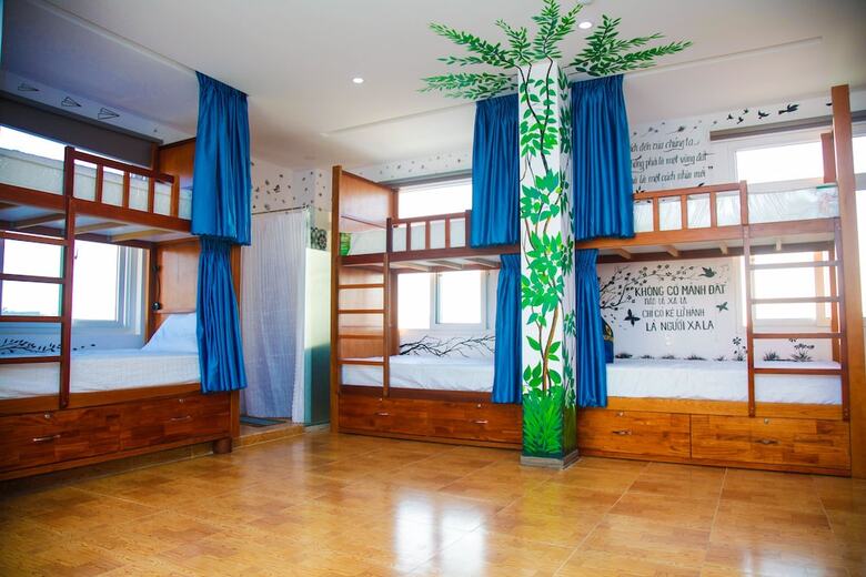 Hotel V.i.p's House  2