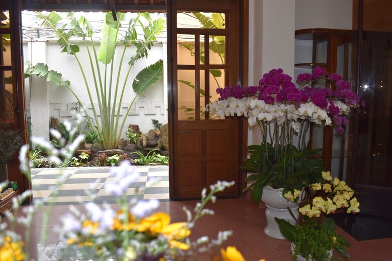 Hotel V.i.p's House  2