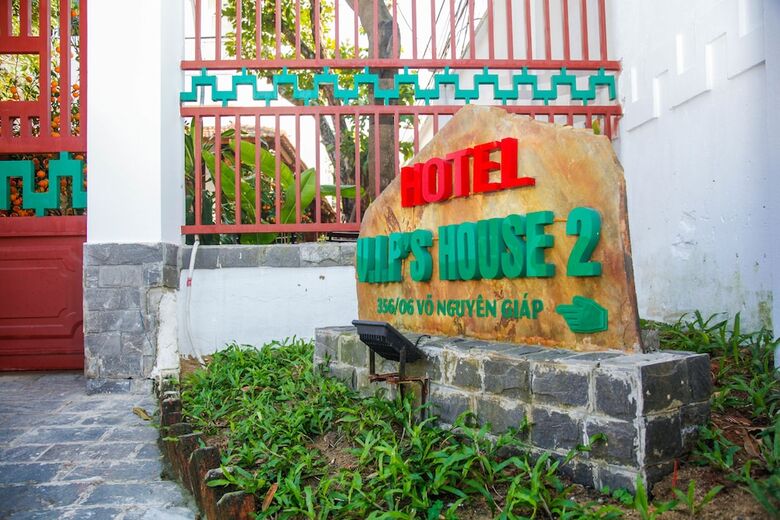 Hotel V.i.p's House  2