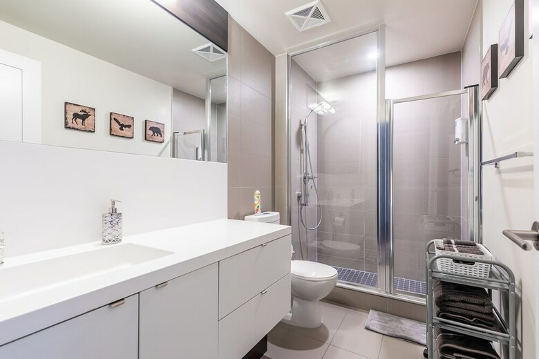Simply Comfort. Modern Downtown Apartment