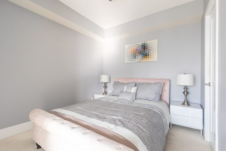 Simply Comfort. Modern Downtown Apartment