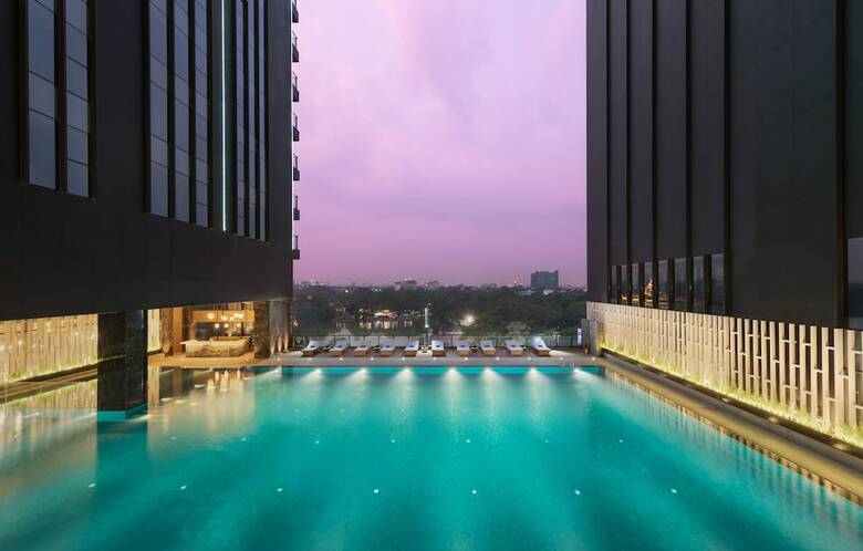 Wyndham Grand Yangon Hotel