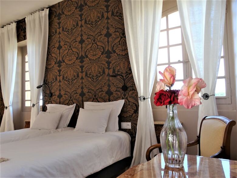 Hotel Chambre D'h�tes Ch�teau Montplaisir