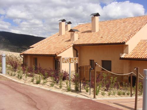 Apartamentos El Port�n De La Sierra