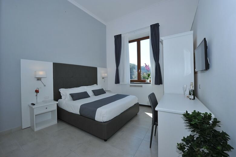 Hotel Sorrento Bay