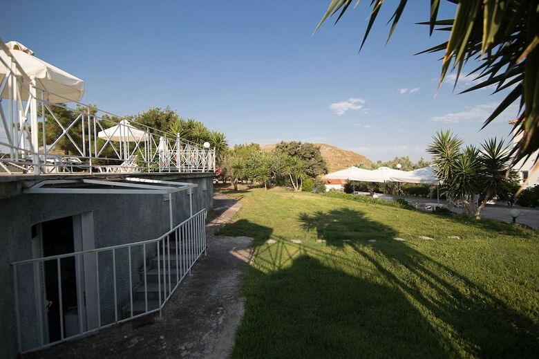 Aparthotel Akti Hotel & Apartments