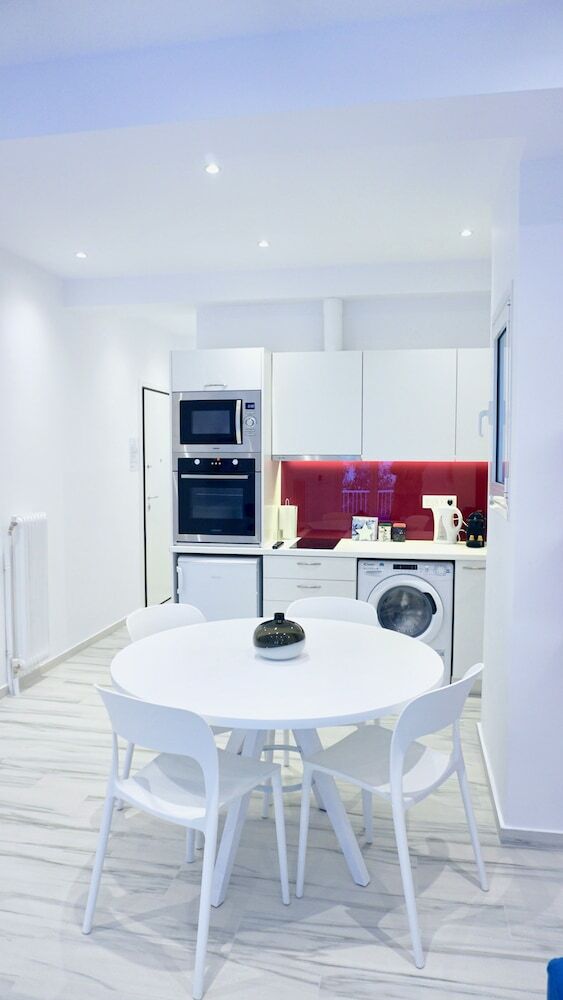 Apartamentos Central Bright Apt In Athens Near Metro