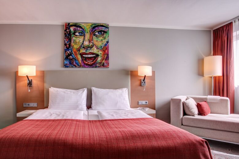 Fourside Hotel & Suites Vienna