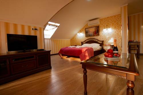 Golden House Hotel