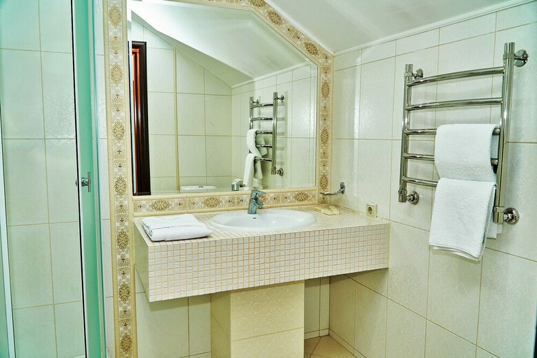Golden House Hotel
