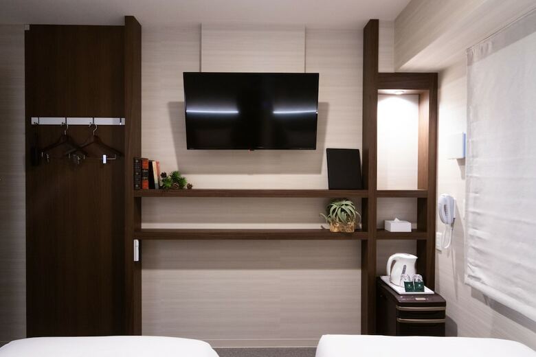 Namba Minami Crystal Hotel