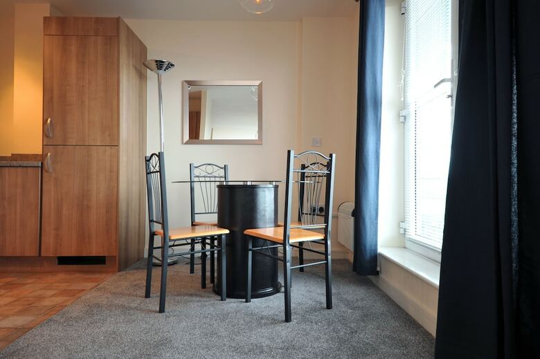 Apartamentos Overstone Court