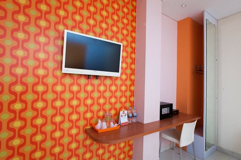 Hostal Oyo 340 Cleo Guest House