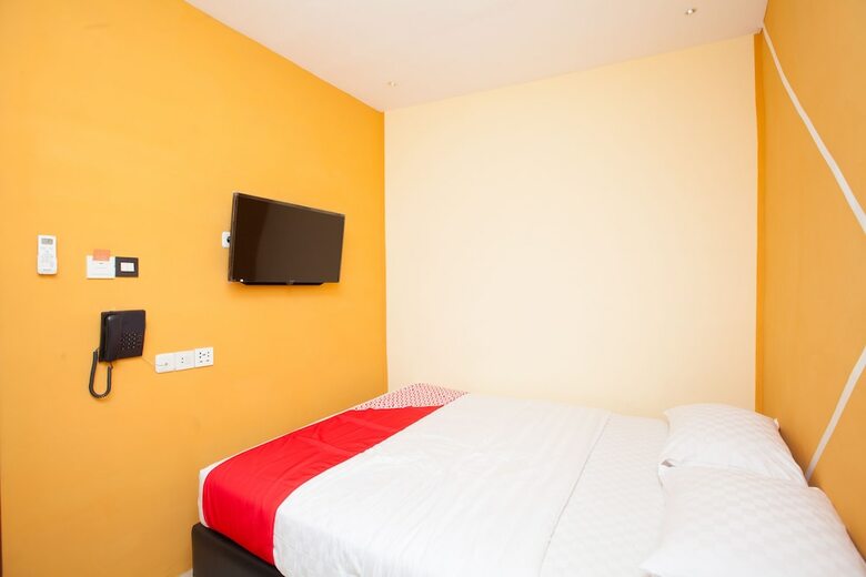 Hostal Oyo 340 Cleo Guest House