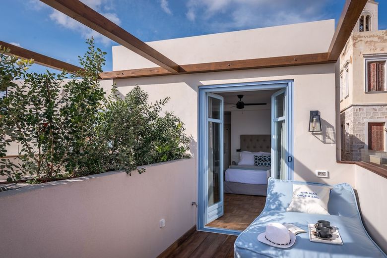 Hotel Shapes Luxury Suites
