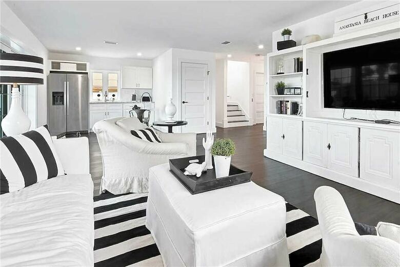 Anastasia Beach House - Five Bedroom Home