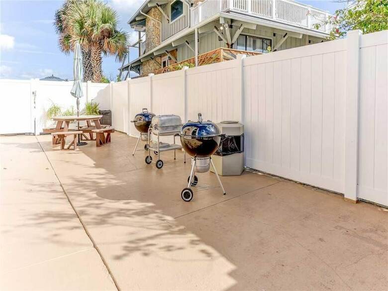 Beachers Lodge 307 - One Bedroom Condo
