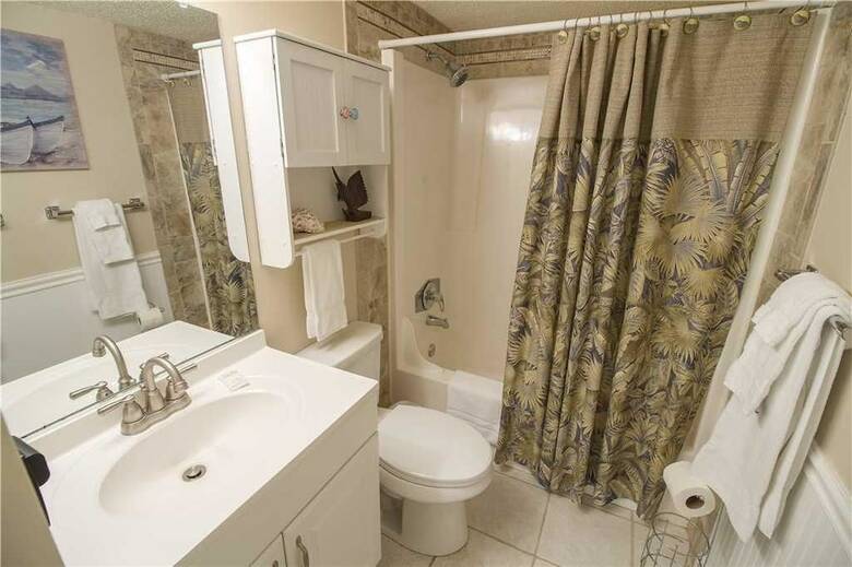Beach & Tennis 201 - Three Bedroom Condo