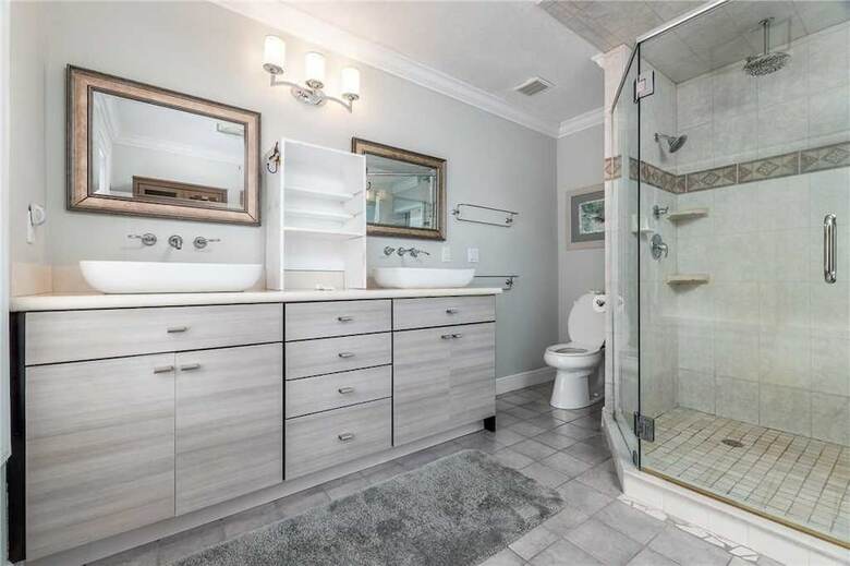 Beachfront Sapphire - Six Bedroom Home