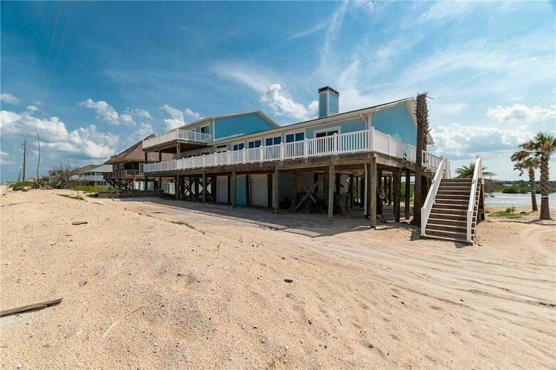Beachfront Sapphire - Six Bedroom Home
