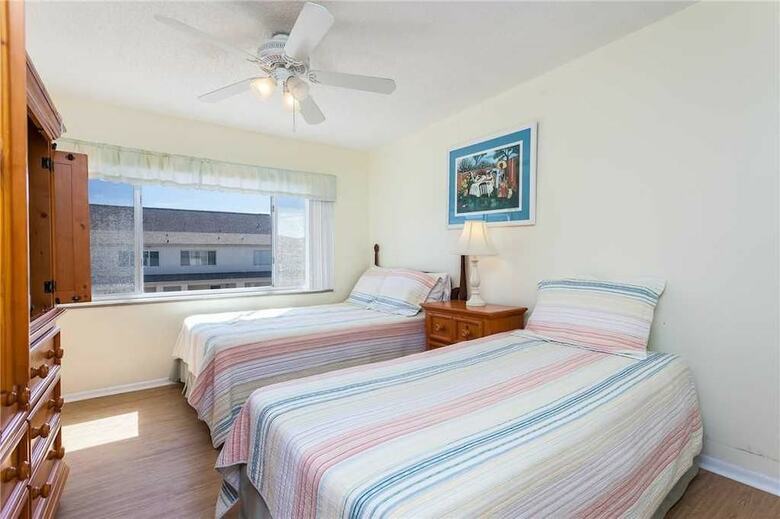 Four Winds F15 - Two Bedroom Condo