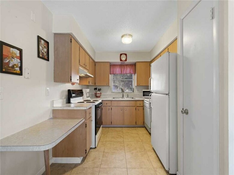 Venice Avalon Home - Three Bedroom Home