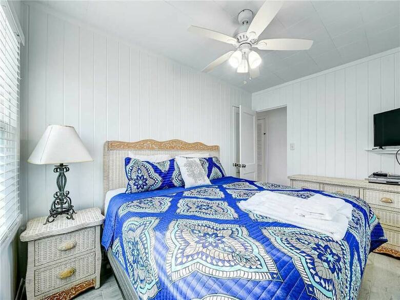 The Cali House - Four Bedroom Home