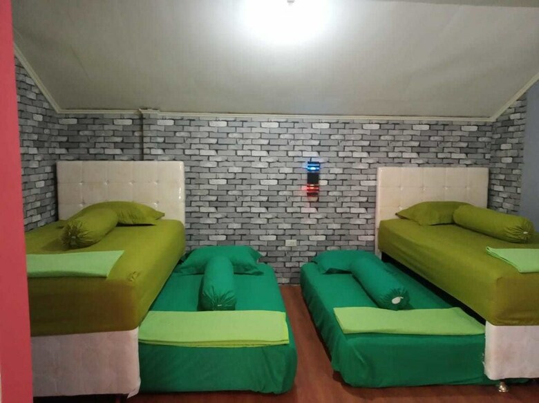 Bed & Breakfast Pondok Oma Surf Simeulue