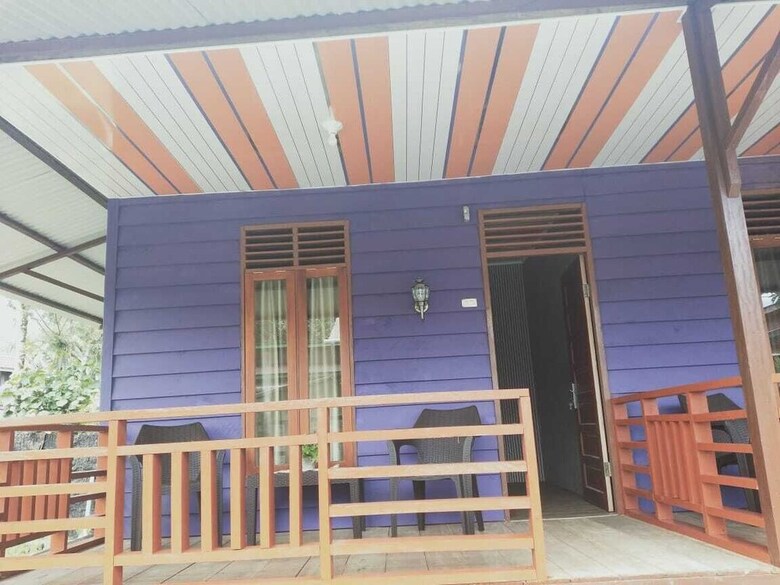 Bed & Breakfast Pondok Oma Surf Simeulue