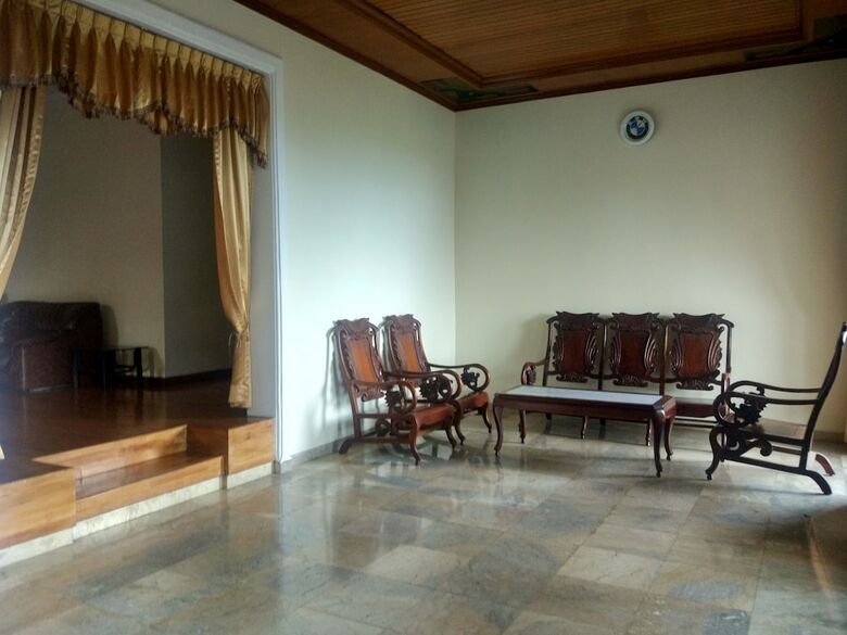 Villa Beverly Hills Puncak For 50 Pax