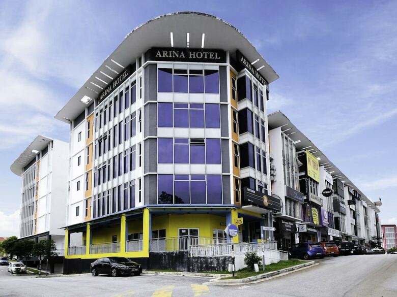 Oyo 714 Arina Hotel