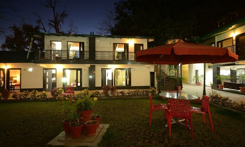 Hotel Raj Bilas Palace