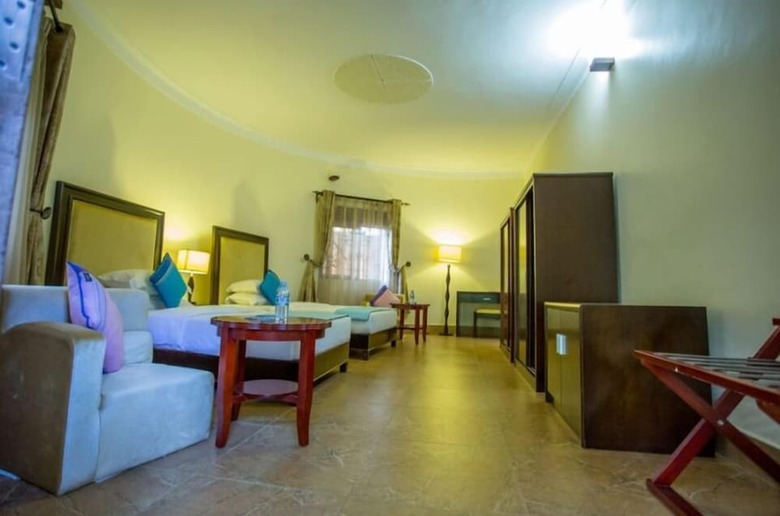 Hotel Nature's Green Beach Resort