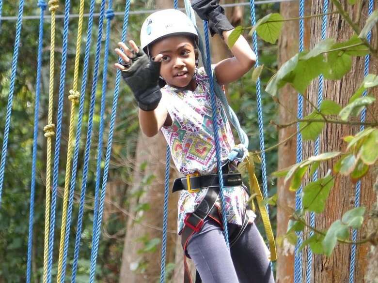 Hotel Supreme Adventure Park Bunyonyi