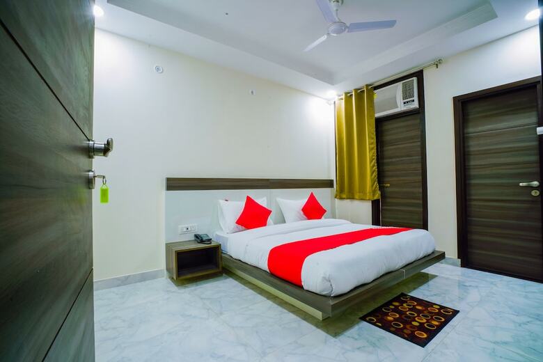 Oyo 23299 Hotel Royal Orbit