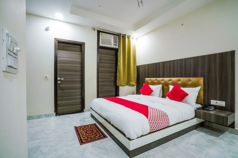 Oyo 23299 Hotel Royal Orbit