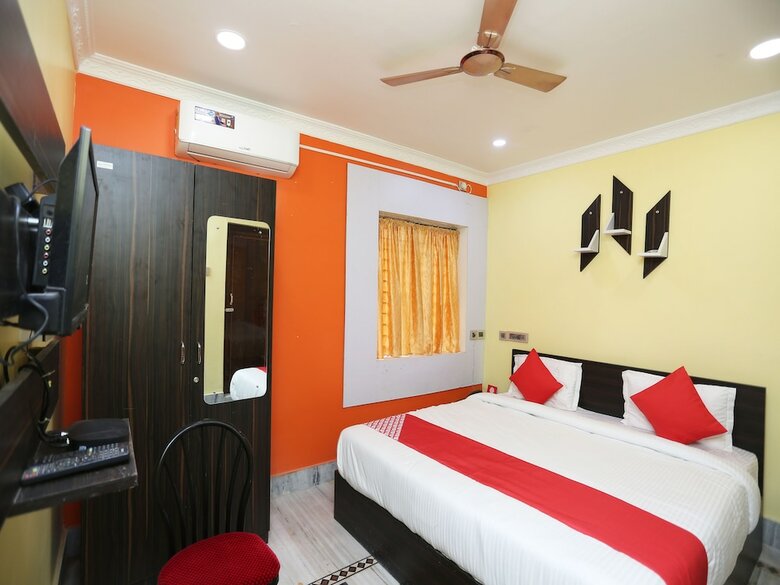 Hotel Oyo 19602 Omm Residency