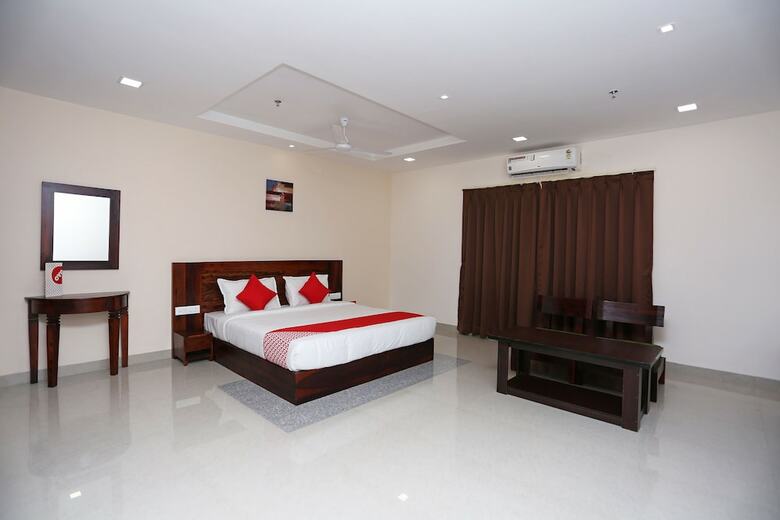 Apartamentos Oyo 18826 Hotel Emerald