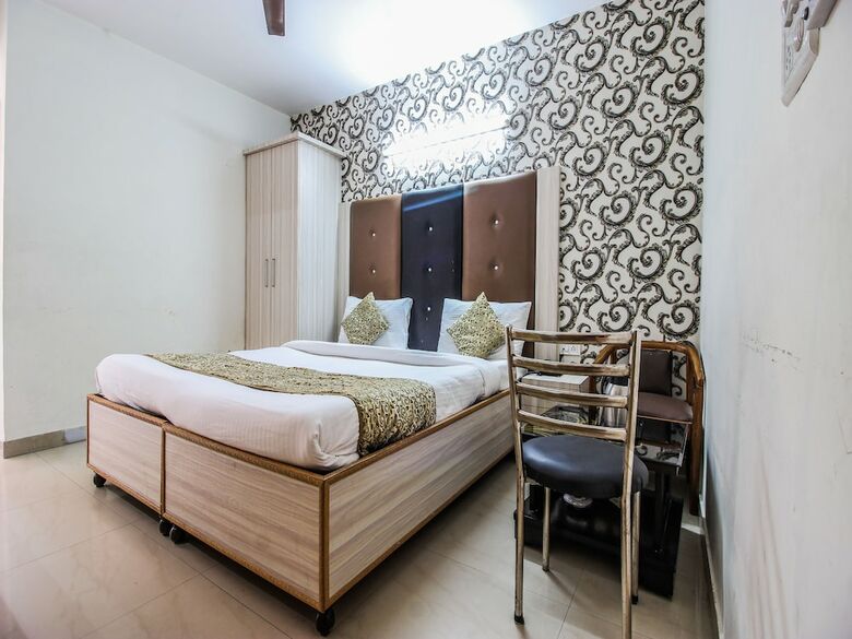 Oyo 24801 Hotel Star Palace