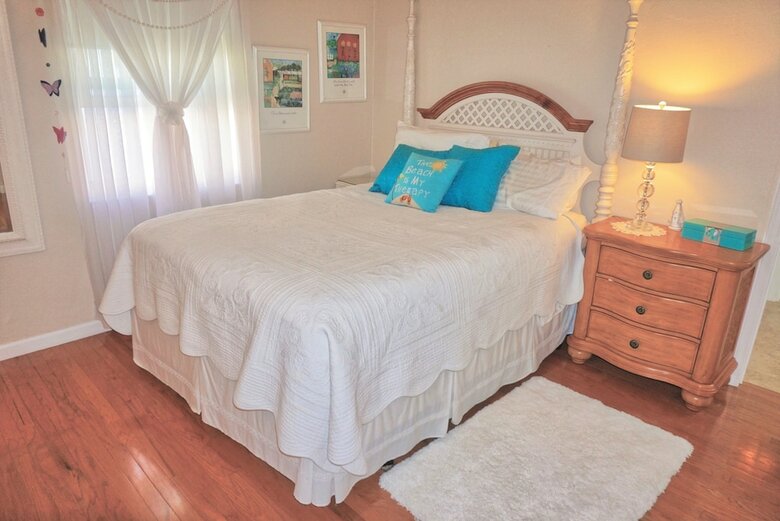 St Pete Beach, Backyard Sanctuary 154