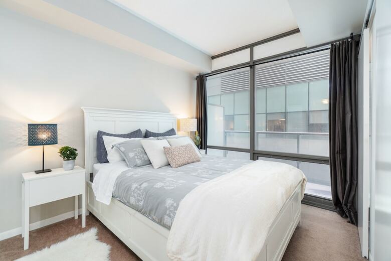 Quickstay - Luxurious 2-bedroom Condo (Downtown Core)