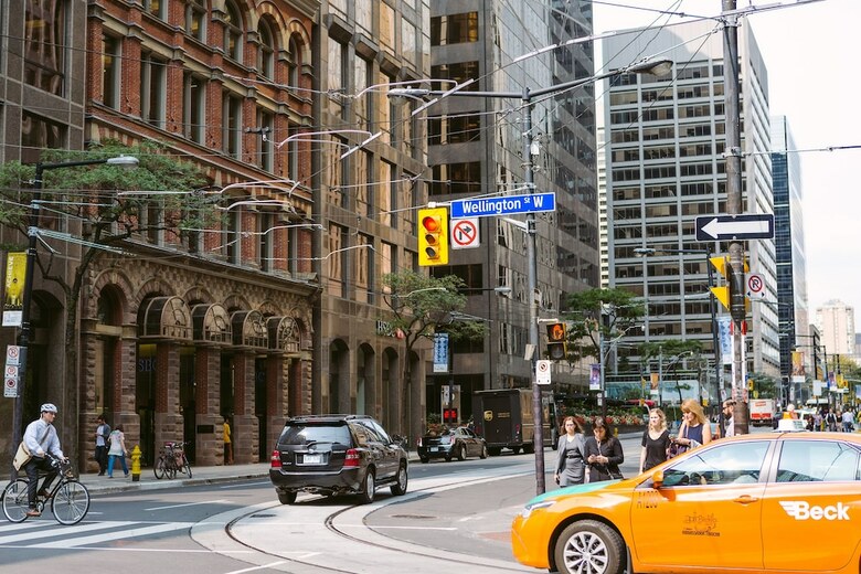 Quickstay - Luxurious 2-bedroom Condo (Downtown Core)
