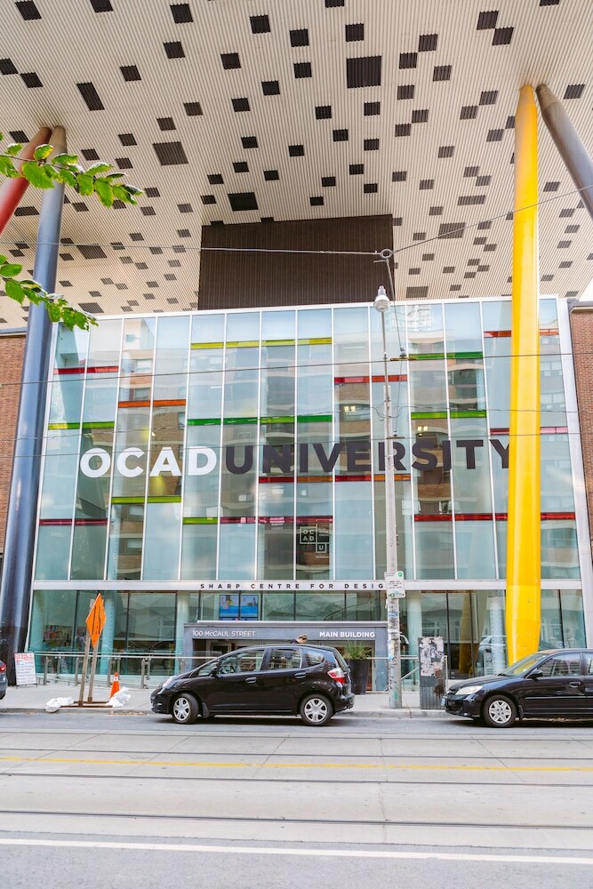 Quickstay - Luxurious 2-bedroom Condo (Downtown Core)