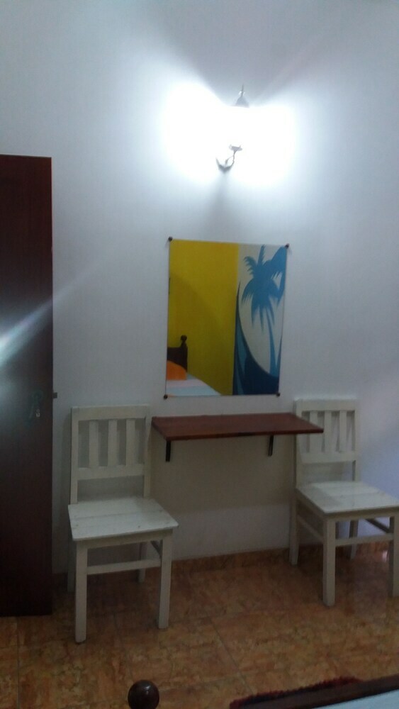 Bed & Breakfast Malika's Yellow House